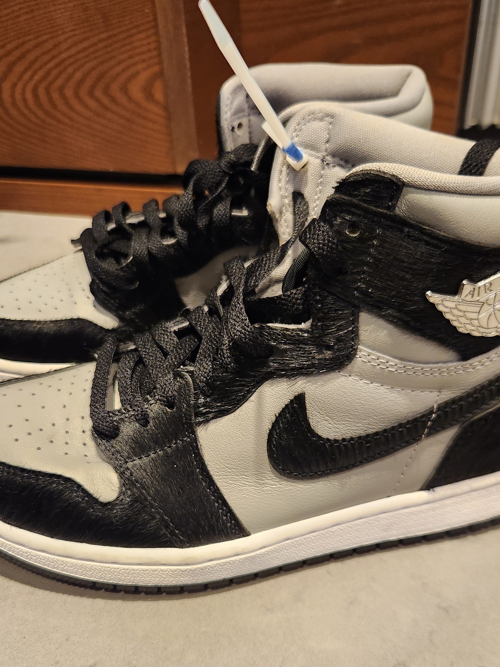 Jordan 1 Mid Black/Grey Womens Basketball Sneakers